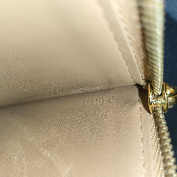 Louis Vuitton Butterscotch Vernis Long Wallet - Picture 16 of 16